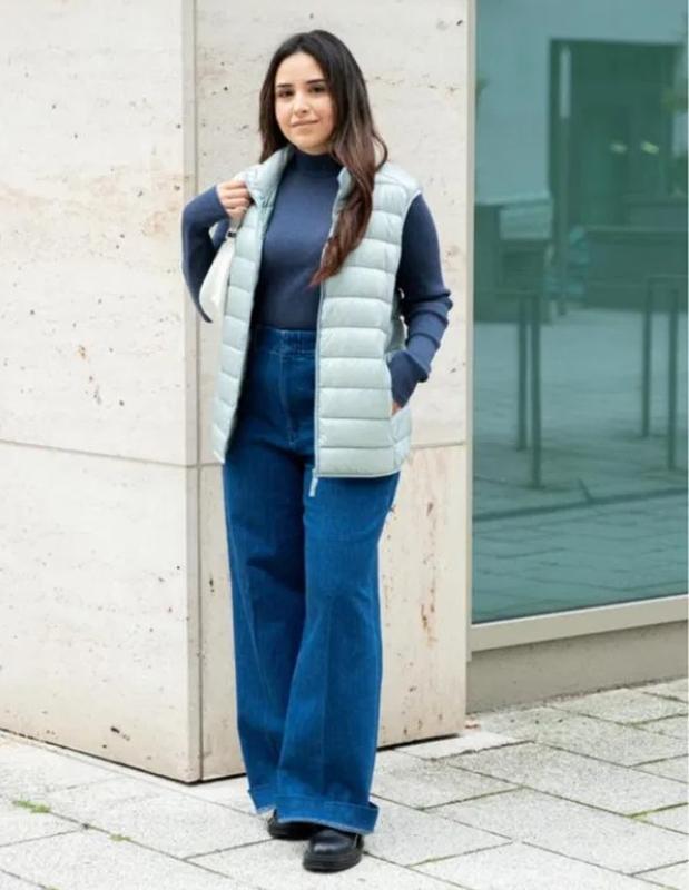 Ультралегкий пуховий жилет uniqlo