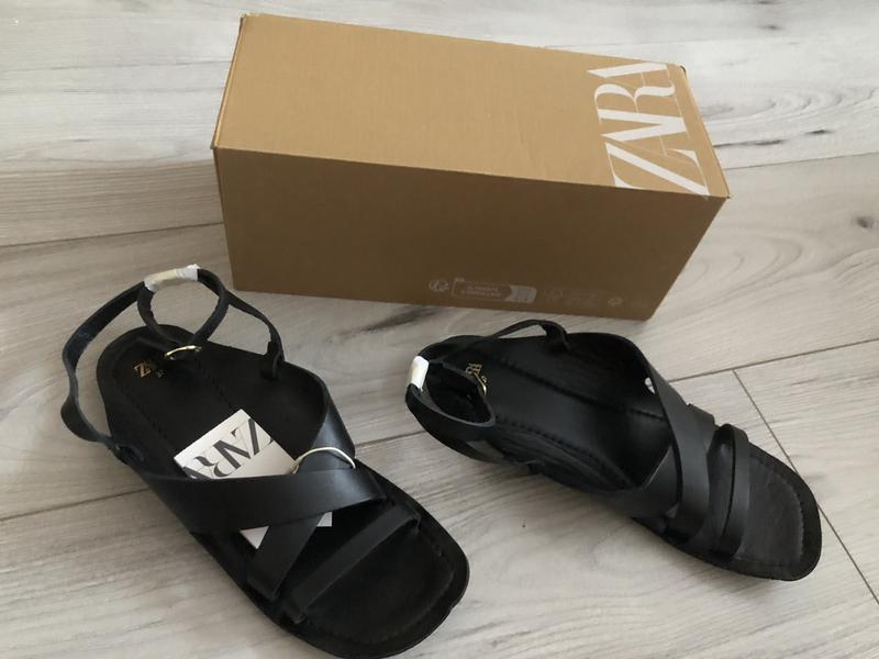Шкіряні сандалі zara, розмір 37