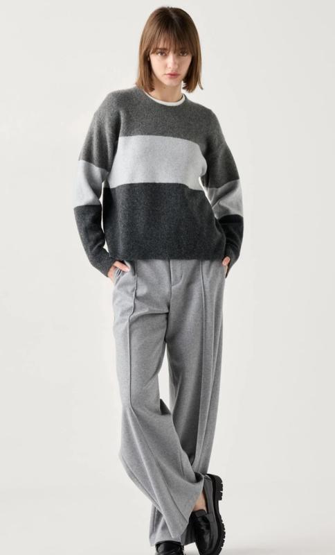 Светр з пряжі soufflé uniqlo