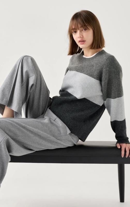 Светр з пряжі soufflé uniqlo