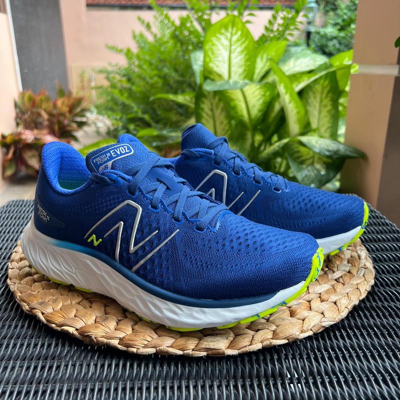 Кросівки для бігу new balance fresh foam evoz v3