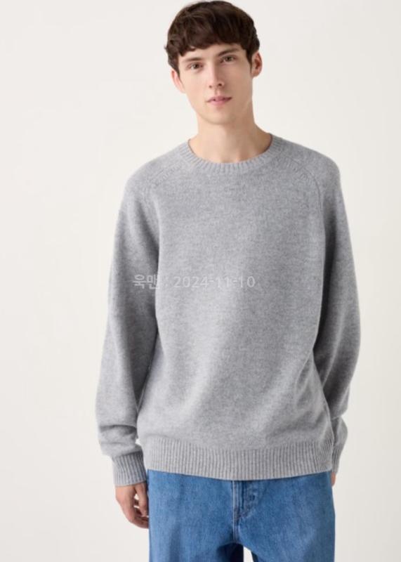 Светр з овечої вовни uniqlo