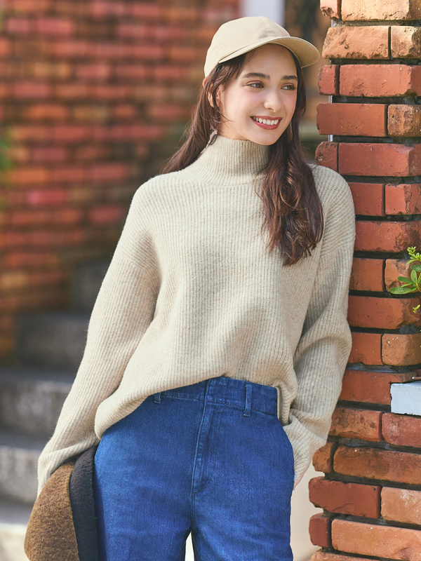 Светр з пряжі soufflé uniqlo