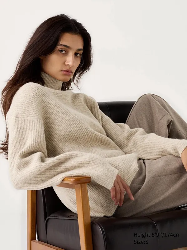 Светр з пряжі soufflé uniqlo
