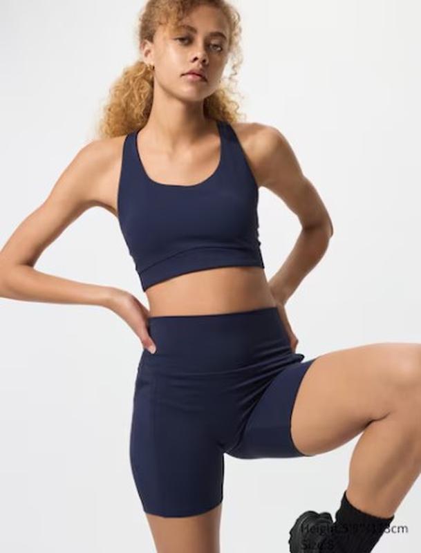Топ airism uniqlo з вбудованими чашечками