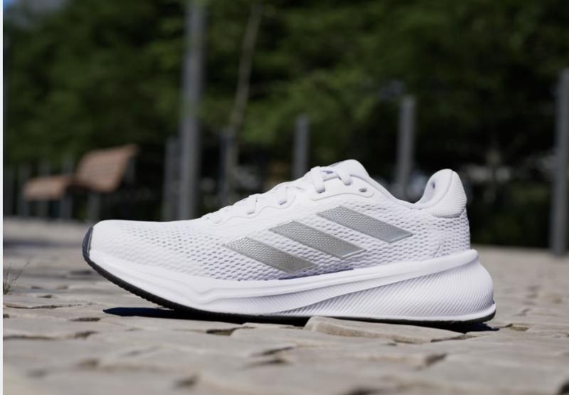 Кросівки adidas response