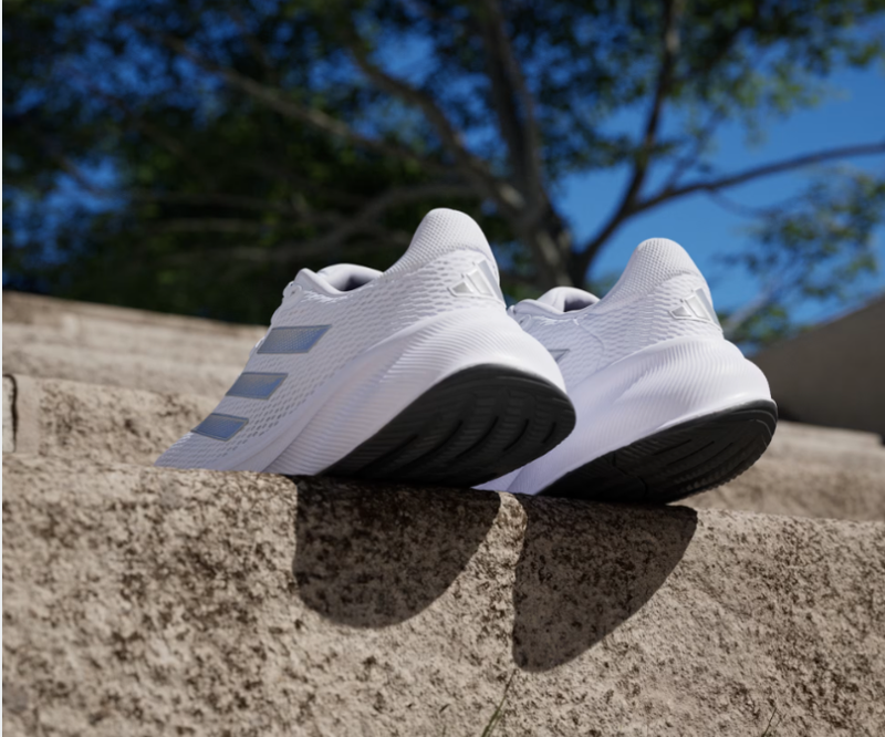 Кросівки adidas response