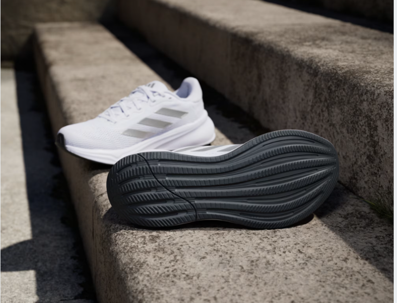 Кросівки adidas response