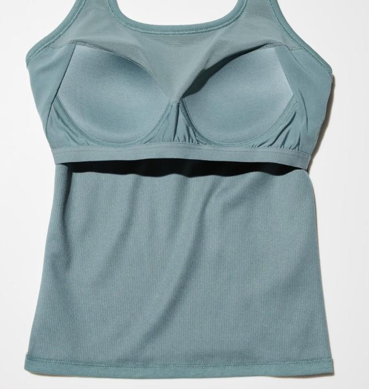 Топ uniqlo з вбудованими чашечками
