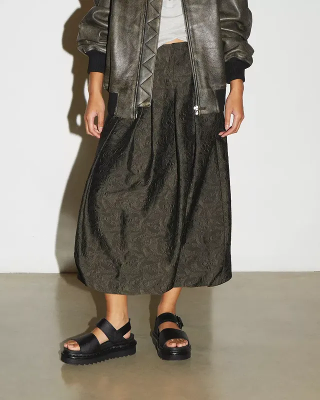 Сандалии dr. martens voss hydro leather strap sandals