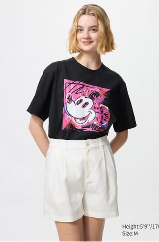 Футболка з малюнком міккі мауса uniqlo
