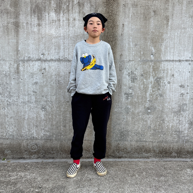 Детский свитшот kaws + warhol от uniqlo