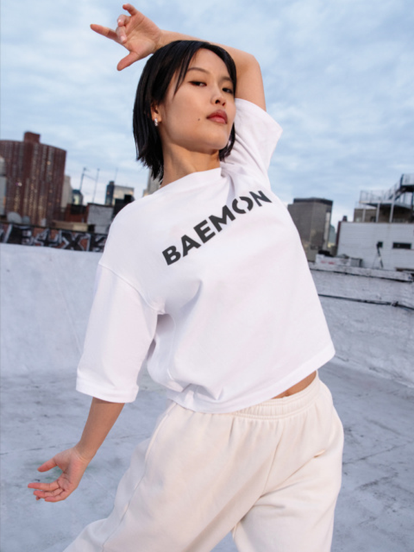 Футболка з графікою babymonster ut uniqlo