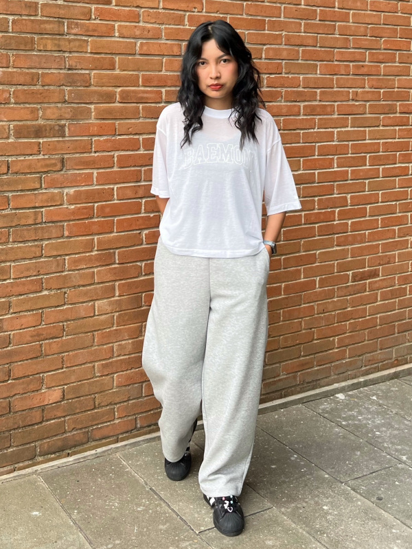 Футболка з графікою babymonster ut uniqlo