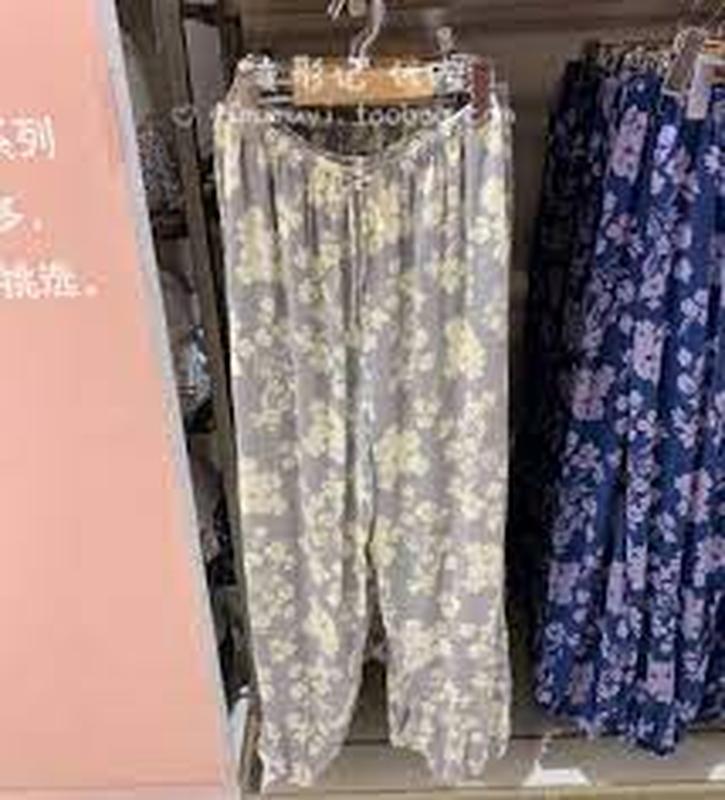 Штани-джоггеры з драпіруванням і принтом uniqlo