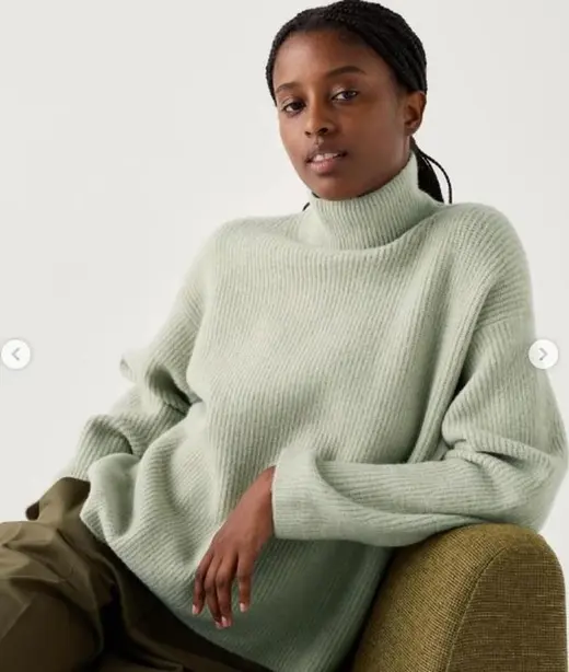 Светр з пряжі soufflé uniqlo